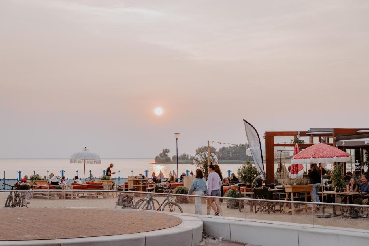Stijlvol Appartement Op Strand Makkum Ngoại thất bức ảnh